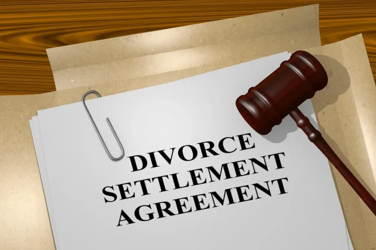 How Divorce Lawyers Prepare Settlement Agreements