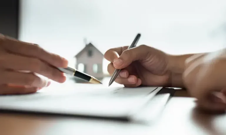 Are Apartments in Electronic City Suitable for Daily Commuters?